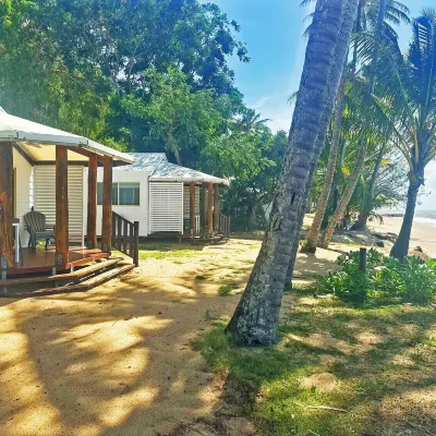 Ellis Beach Oceanfront Holiday Park Hotels near Palm Cove Beach