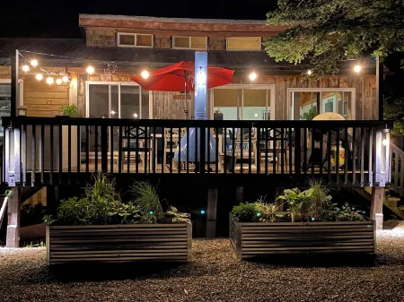 Willow Cabin - North Frontenac Lodge