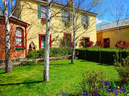 Blakes Manor Self Contained Heritage Accommodation