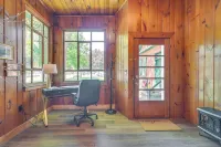 Cozy Pennsylvania Retreat Near Hiking and Golfing! - Parking