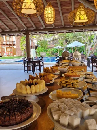 Aquarela Praia Hotel Отели рядом с Аэропорт Порту-Сегуру