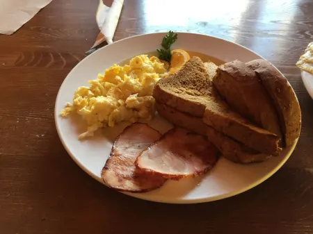 Holiday House Motel Отели в г. Ледисмит