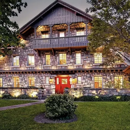 Stone Chalet Bed & Breakfast Inn