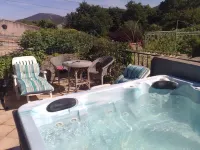 L'Amandari - Provence Holidays - Chambres d'hôtes Avec Jardin, Piscine, Jacuzzi, Climatisation
