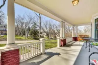'Chestnut Hill' Vintage Farmhouse w/ Deck & Yard Hotels in Atlantic
