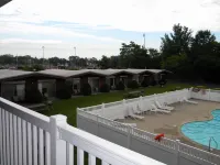 Nader's Motel & Suites - Swimmingpools