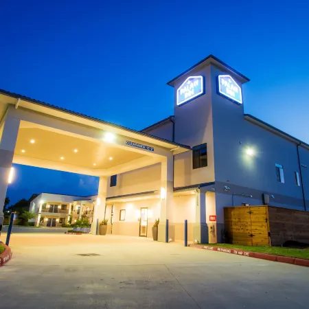 Palace Inn Blue Hwy 6 & Westpark Отели рядом с достопримечательностью «Торговый центр "Уэст-Оукс"»