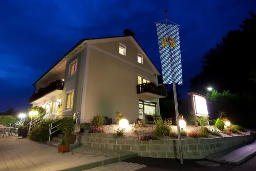 Landgasthof Am Sonnenhang Hotels in VohenstrauB