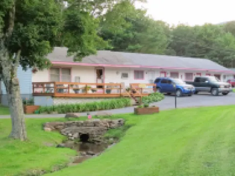 Four Seasons Motel Hotels in Catskill
