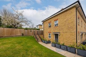 Super Luxe Central Maidenhead Apartment