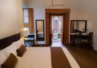 ホテル カサ ファロレス のホテル