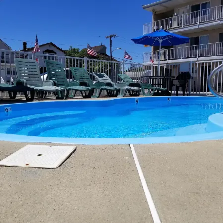 Bay Breeze Motel