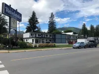 Revelstoke Lodge Hotels in Revelstoke