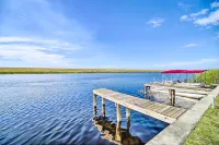 Okeechobee Cabin in Waterfront Community w/ Dock! - parking