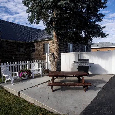 Blue Pine Motel