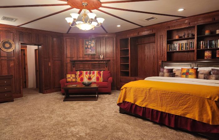 Red Mountain Manor Vineyard and Guesthouse