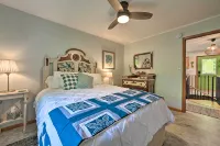 Northern Nights Beachfront Cottage in Kalkaska - parking