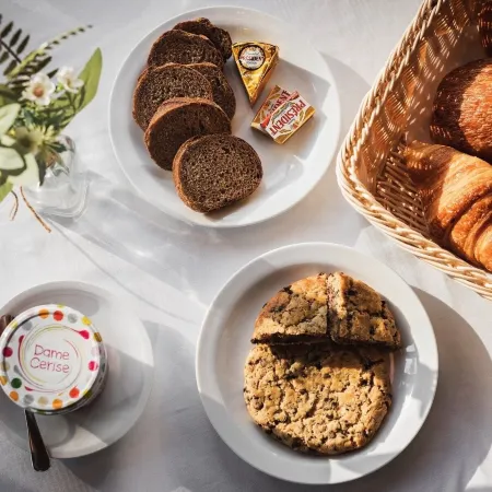 Le Paris Brest Hotel