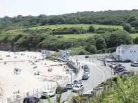 Ty Gilbert Hotels in Llanfair-Mathafarn-Eithaf