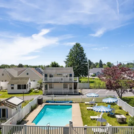 The Beaches Guest Rooms and Cottages