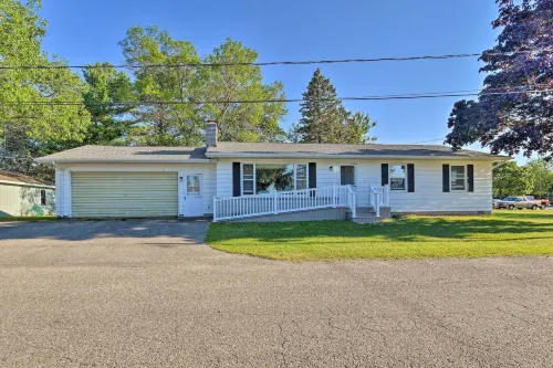 Lake Huron House w/ Grill + Beach Access! - واي فاي