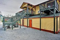 Walk to Dining Saluda Main Street Retreat! - 3 stjerner