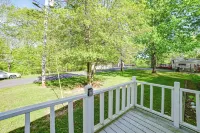Quiet Horseshoe Hill House by Lake Barkley! - parking