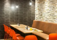 The Alfred Hotel - servizio colazione