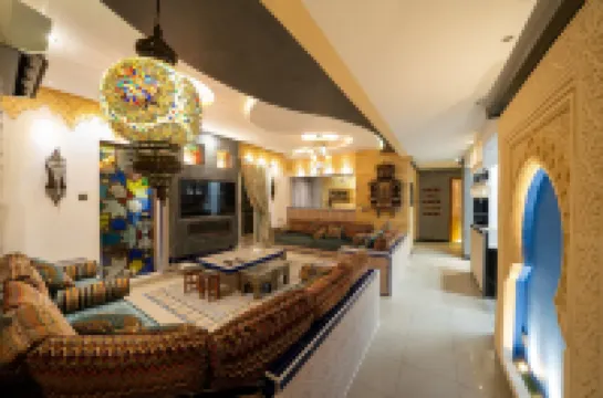 Darent Luxury Three Bedroom Apt Al Yasmin