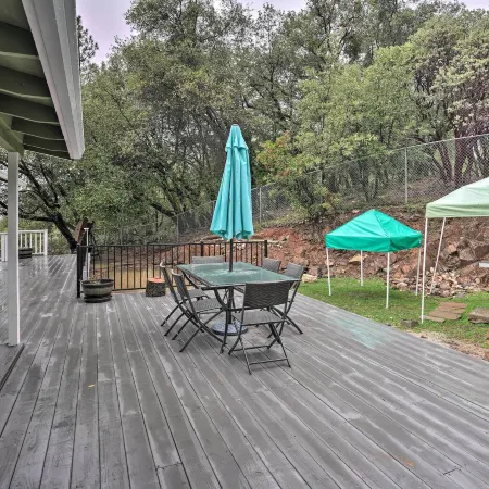Forest-View Deck and Fire Pits Pine Grove Retreat!