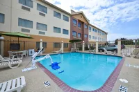 Quality Inn & Suites - Pools