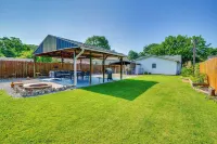 Pet-Friendly Clarksville Home w/ Central A/C