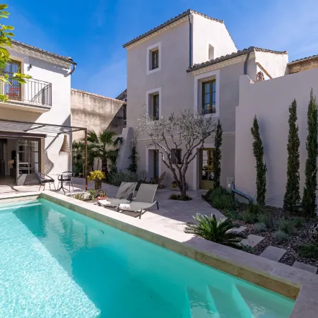 Marcelle EN Camargue - Intra Muros - Piscine et Jardin - Petit déjeuner Compris