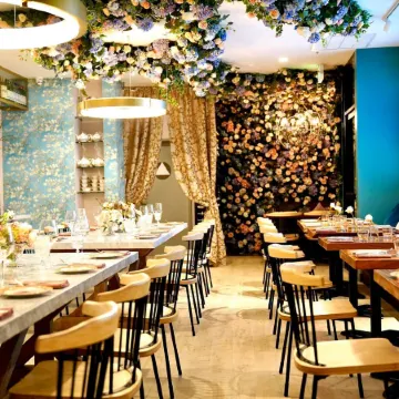 Hotel Epik Отели рядом с достопримечательностью «Авиакомпания»