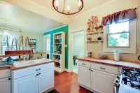 Red Lodge Home on Broadway - 15 Min to Ski Resort! - parking
