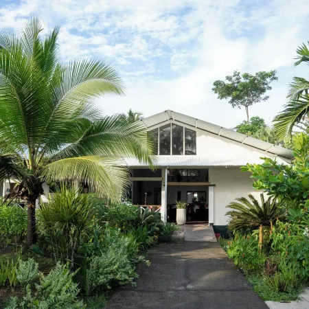 Hotel Tortuguero Beachfront