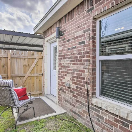 Charming Edinburg Apartment ~ 3 Mi to Dtwn!