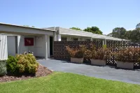 Box Hill Motel Hotels in Burwood