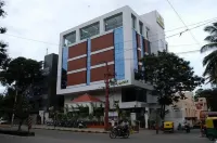 Aurick Boutique Hotel Hotel dekat BGS School of Architecture and Planning
