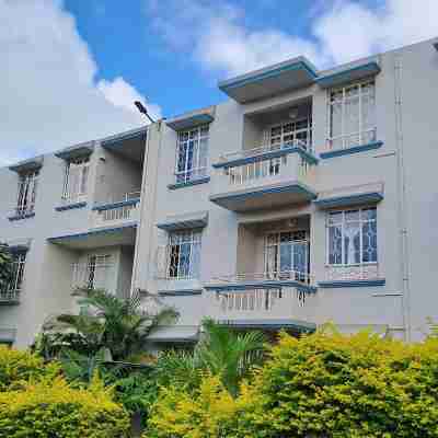 Allamanda Apartments - 100m Bain Boeuf Beach Hotel Exterior