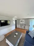 Frank's Cozy Cape Cod Beach Cottage