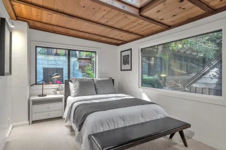 Stunning Neighborhood Home Walkable to Downtown Mill Valley