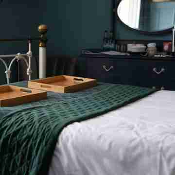 The Crown Inn Dial Post Rooms