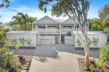 Sundowner@Sunrise - Walk to Beach