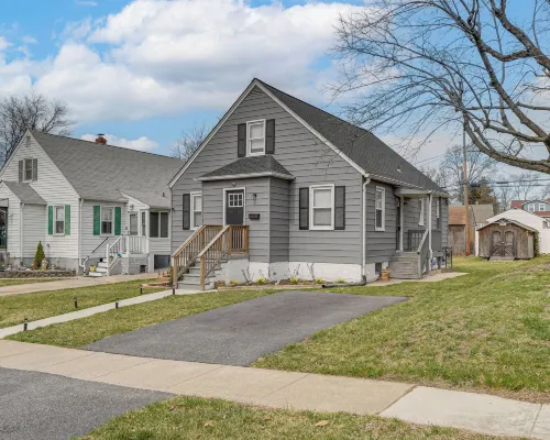 4 Mi to Universities: Quaint Parkville Apartment! Hotels in Parkville