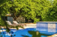 guesthouse by west - مسبح