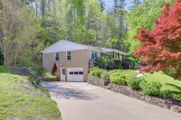 Fire Pit & Game Room: Family Home in Marshall - Wifi