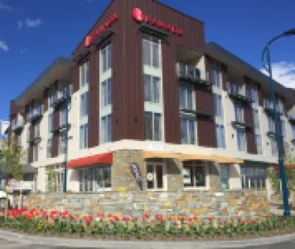 Ramada Suites by Wyndham Queenstown Remarkables Park Hotels in 