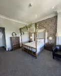 Royal Clifton Hotel Các khách sạn gần St James C Of E Church