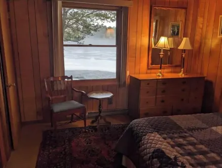 Dragonfly --Lakefront Cottage